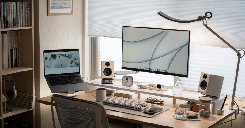 デスクツアー｜効率と快適さを追求したリモートワーク環境｜ロピログ