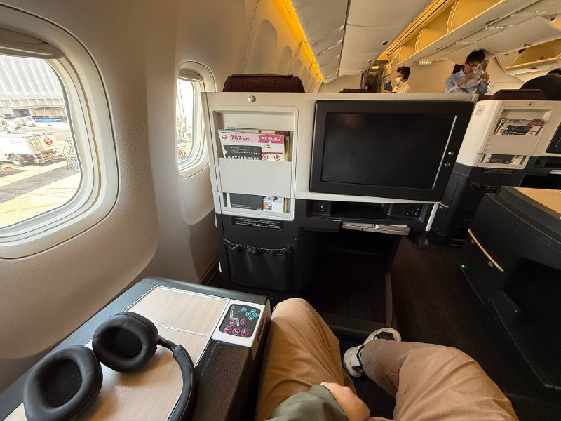 这不花钱的座位就是宽敞🥹