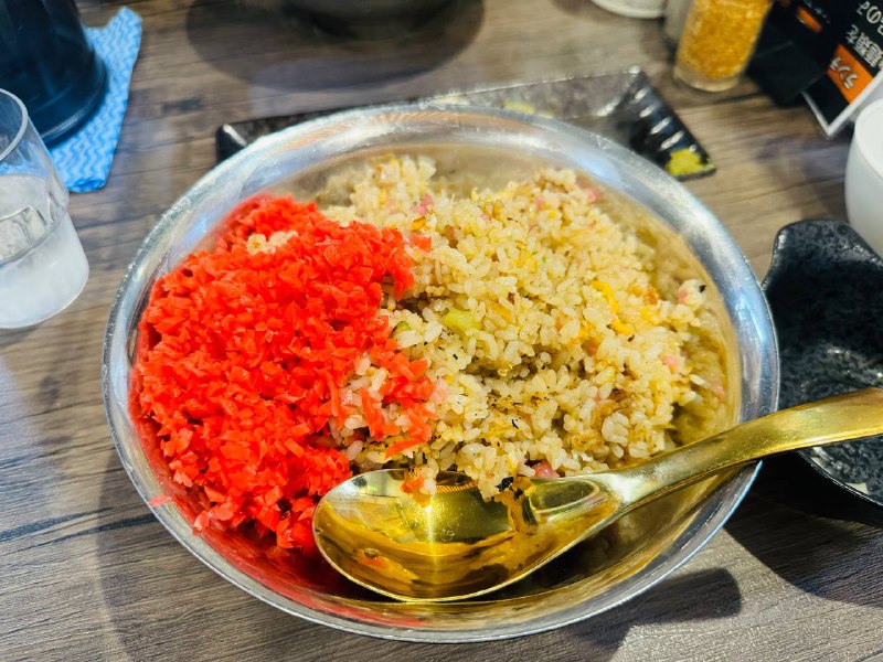 这乡下炒饭的量也太惊人了🥲才几百日元😂