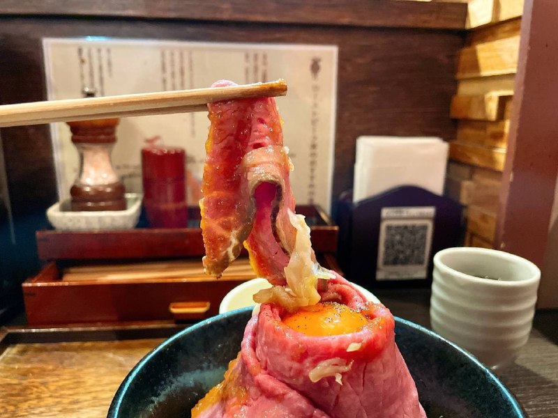 #foods大野ローストビーフ 烤和牛饭今天为大家介绍的是位于东京都原宿的大野ローストビーフ餐馆