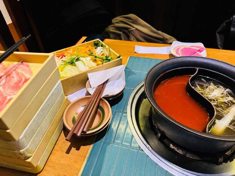 这家温野菜怎么像昭和时代的店🤣