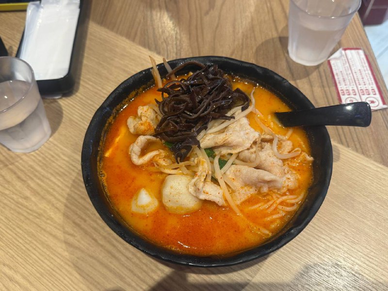 谭崽米线🥹点了个中辣😭好辣