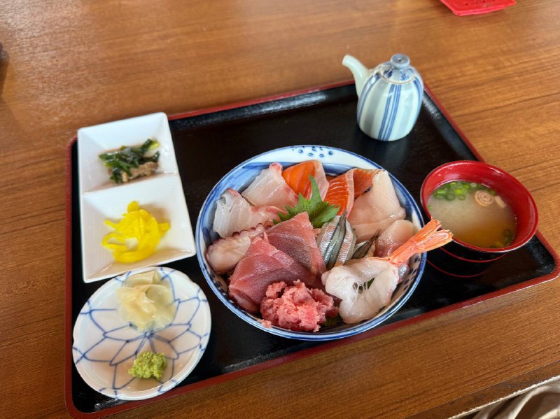 他家午饭也不错✌海鲜居然有两层