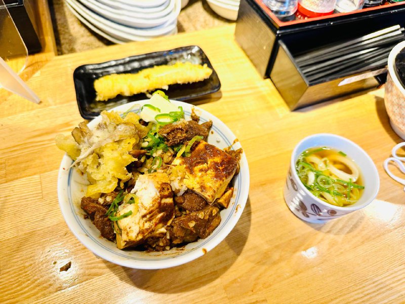 这家牛筋饭真好吃！！！强烈推荐！台东区 うどん伝次