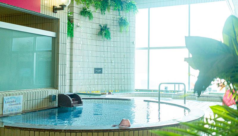 #夜话东京半夜闲来无事，来熊谷市的一家名为“おふろcafé ハレニワの湯”的温泉泡汤