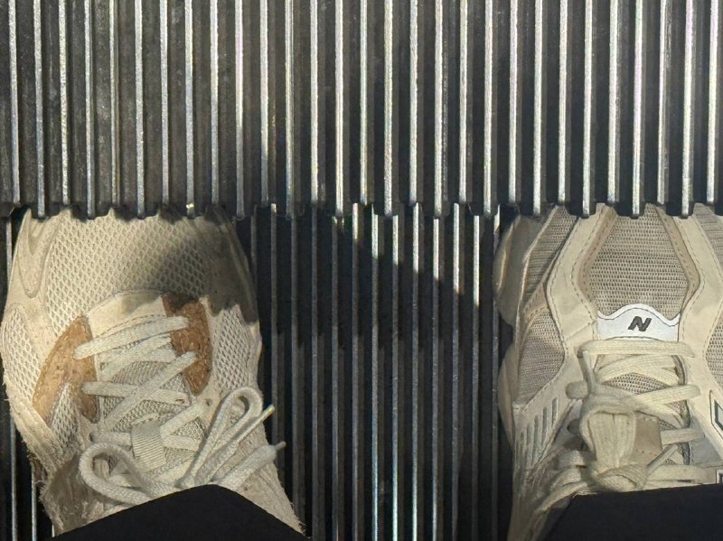 神了，这俩鞋脚感还一样，不低头根本发现不了