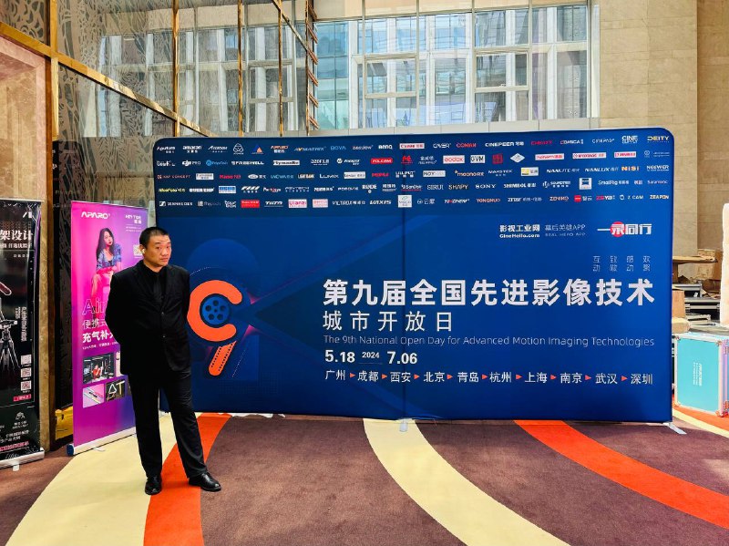 别人都是研究技术的我是领奖品来的😂