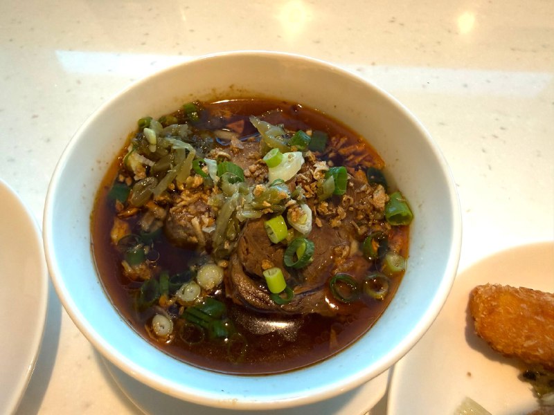 体验下年度最佳贵宾室牛肉面还挺好吃体验下年度最佳贵宾室牛肉面还挺好吃