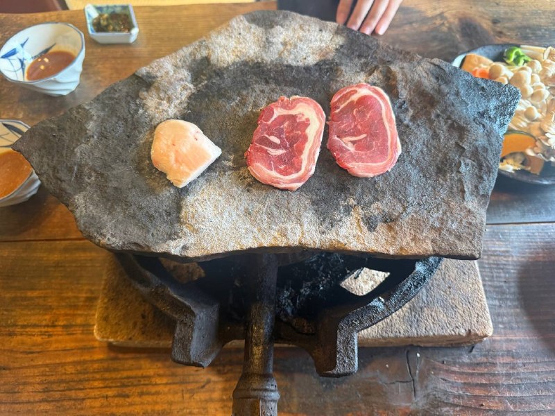 今天山里吃熊肉✌今天山里吃熊肉✌