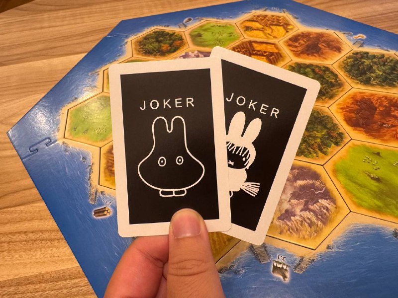 这俩哪个是大小王啊🥲