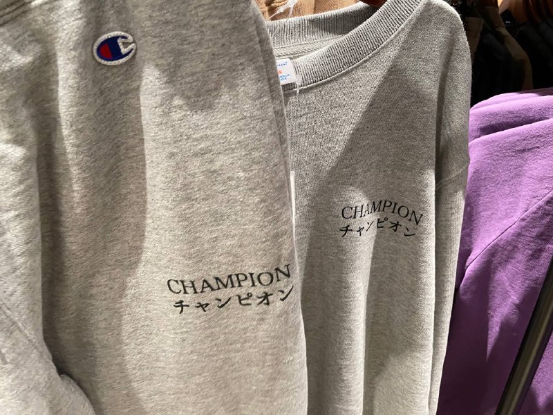 第一次见片假名+英语+logo的冠军套装🌝