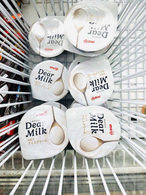 跑了五个超市才买上这个关东限定冰淇淋🍦据说100％北海道十勝製造乳製品使用吃后感