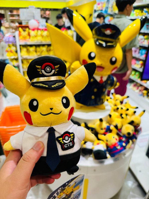 喜提新千岁限定皮卡丘机长