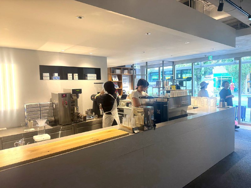 原宿逛街日常这个ミルク出しコーヒー还挺好喝原宿逛街日常这个ミルク出しコーヒー还挺好喝