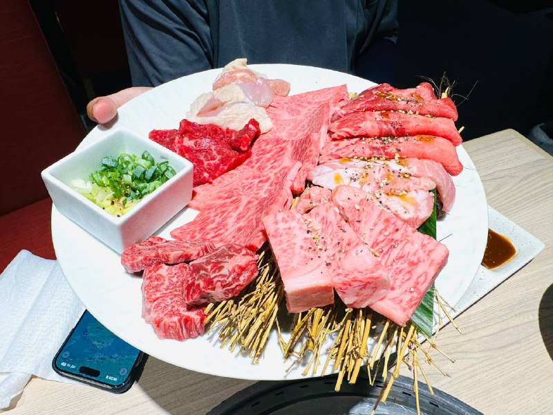 简单吃点路边的烤肉店