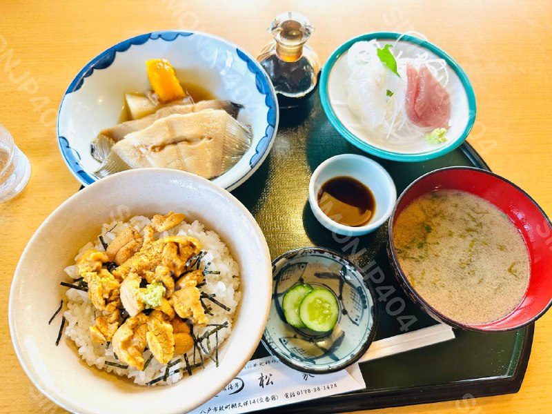 #美食就爱跟村里老太太的店里唠嗑