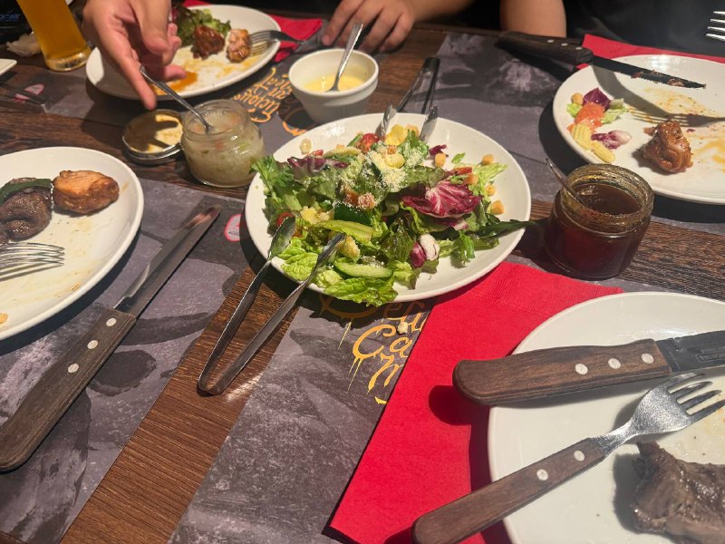 第N次群友聚餐圆满成功🎊巴西烤肉，挺好吃的，推荐大家可以尝试店名是ALEGRIA kyobashi