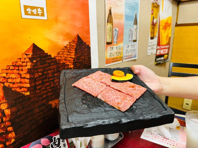 #Food #Life #美食⭐️焼肉の幸加園 本店📍宮崎県宮崎市江平西1-1-1虽然一提起日本和牛，大家自然而然地就会想到神户和牛，但实际上宫崎和牛在日本也同样享有盛誉