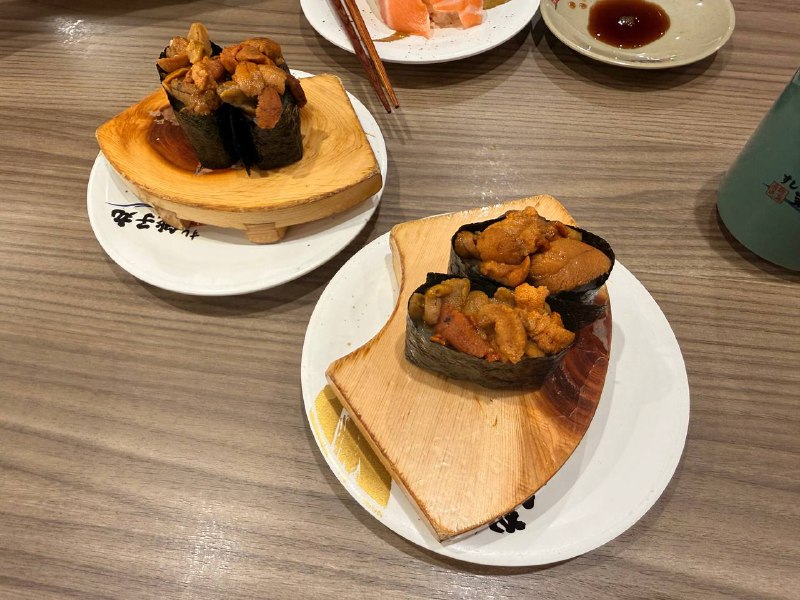 感谢群友请客吃的桃子丸🤩三文鱼真的很好吃😋感谢群友请客吃的桃子丸🤩三文鱼真的很好吃😋