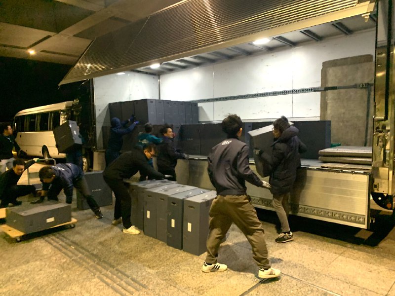 #日本新闻马斯克的Space X和KDDI 捐赠了350台Starlink用于能登半岛的应急通讯，于7日抵达了避难所