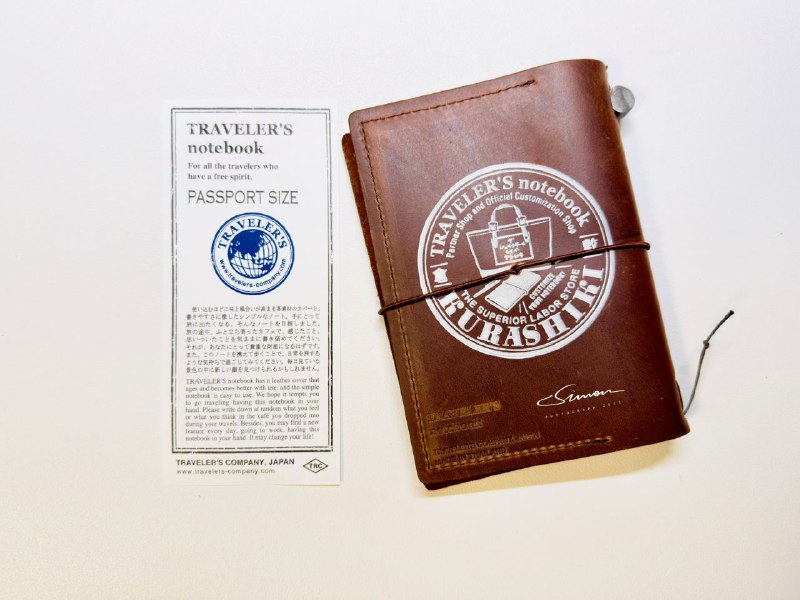 终于拿到了在仓敷TSL店铺里定制的TN手帐！！！由于是手工缝制的刺绣+内页皮具和印章定制，所以等了将近一周才拿到