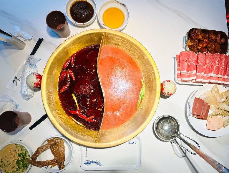 下雨天和小龙坎火锅更配哦