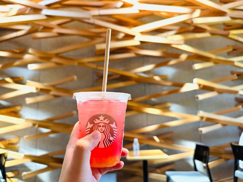 隈研吾氏により「自然素材による伝統と現代の融合」というコンセプトをもとに設計されました