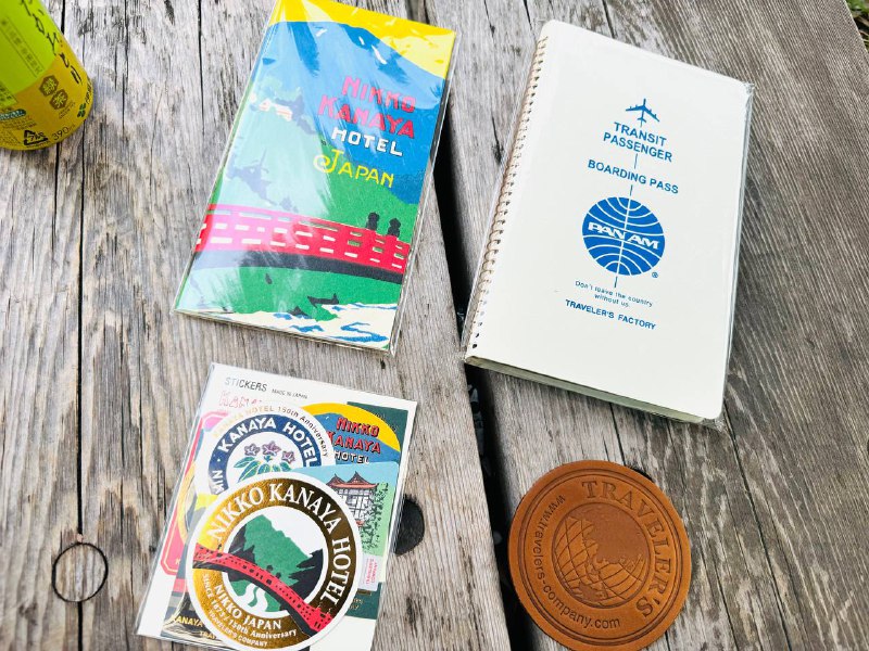 顺便买了一点内芯和贴纸😆