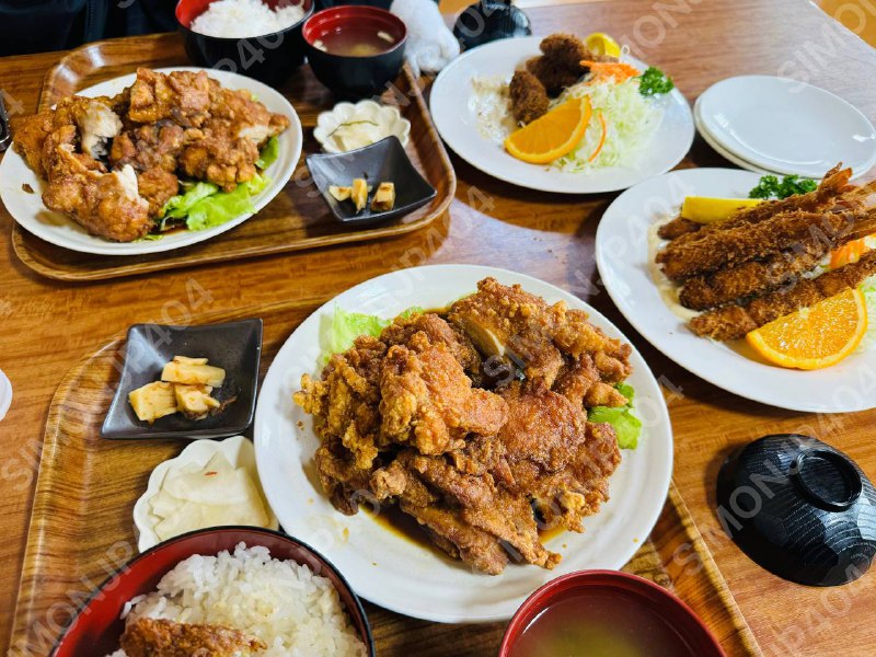 今天打卡钏路乡下网红店名字叫  南蛮酊这些才1500 量大实惠看到名古屋和品川的车过来吃🤣