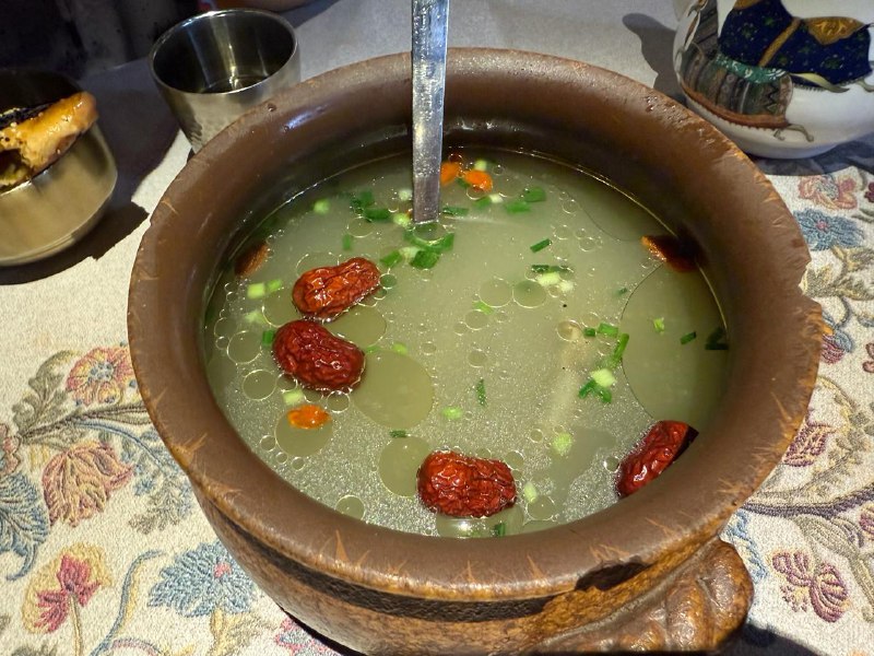 #Food #Life 今个月有20多天都在新疆自驾旅行，品尝了不少当地美食，不由得感叹新疆的美食实在是太好吃了😊本周美食就在这里挑选几种有代表的写下来给大家参考