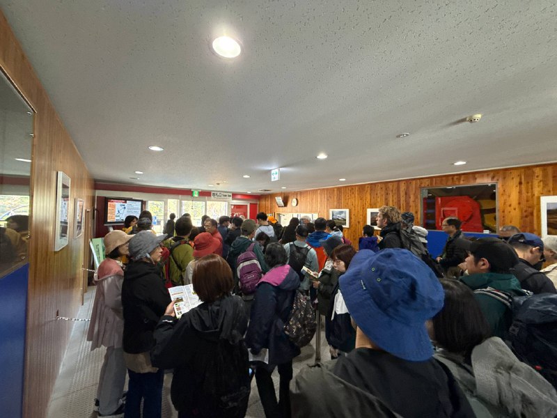 今天登山的人好多