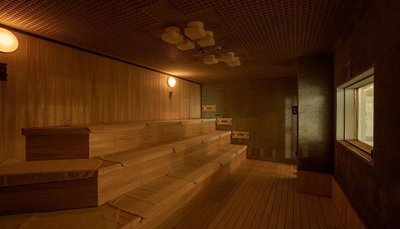 #夜话东京半夜闲来无事，来熊谷市的一家名为“おふろcafé ハレニワの湯”的温泉泡汤