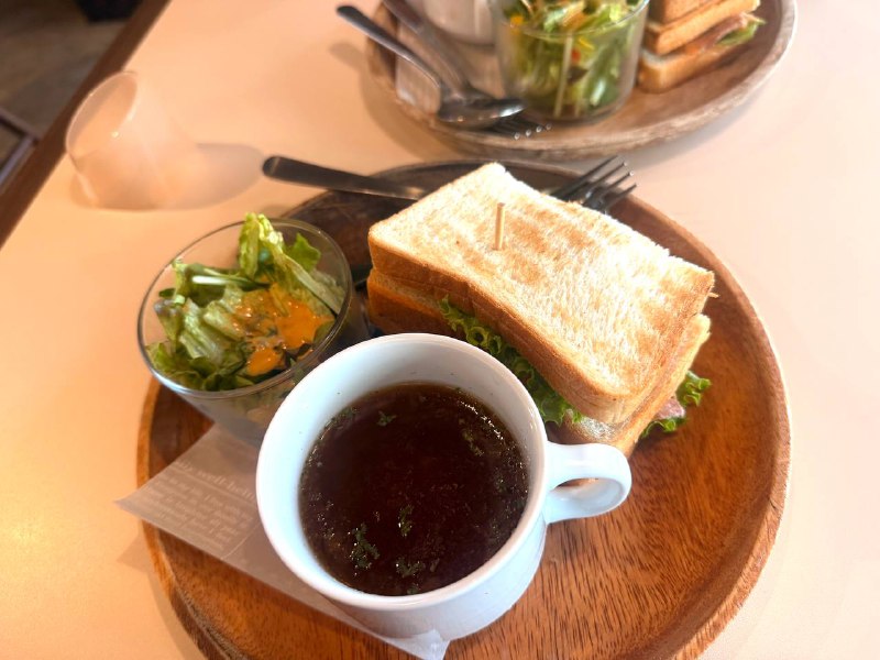 起床先来个早饭😂