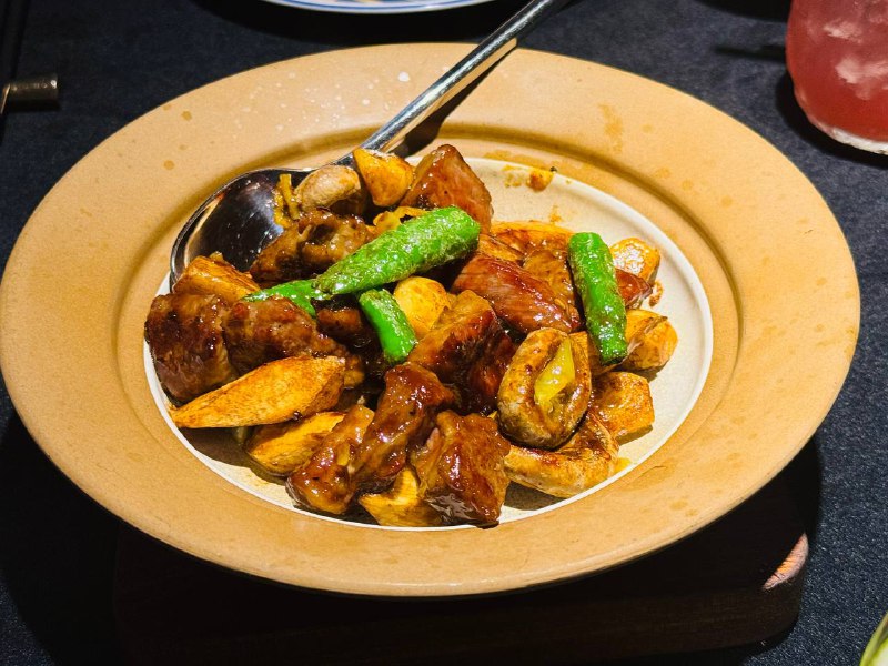 说想吃烤鸭朋友领着1000多块吃了十片烤鸭🤣说想吃烤鸭朋友领着1000多块吃了十片烤鸭🤣