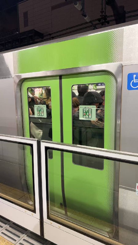 破防了，想去吃汤咖喱结果没挤上山手线😭