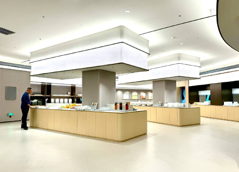 全季5.0已经进化到下个level了🥹回国天天住华住会的酒店，什么橘子，橘子水晶，全季，星悦全住了一遍，感觉国内酒店早就在设备方面吊打日本酒店了，服务和卫生条件也越来越好了😌免费早餐也都挺好吃的，甚至还有当地特色大盘鸡、手抓羊肉什么的😂亚朵也住了两回，一次个性化选项全没有，一次星球枕只有一代😅有点子幽默