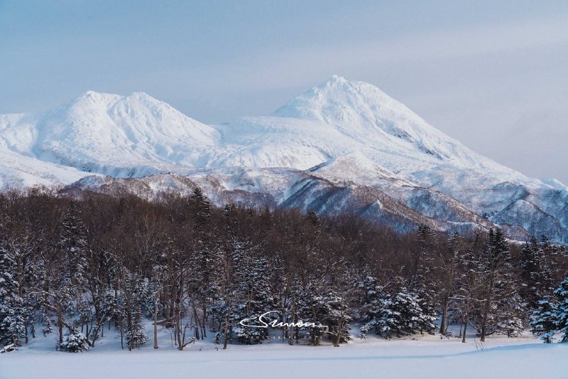 生日当天在知床五湖雪地徒步即使这是北海道六回目 我也依旧被大自然所赋予的景色所震撼我们向导外表像个ヤクザ 但是聊起知床和他热爱的职业 就总有说不完的话知床半岛  希望夏天再见🥳生日当天在知床五湖雪地徒步即使这是北海道六回目 我也依旧被大自然所赋予的景色所震撼我们向导外表像个ヤクザ 但是聊起知床和他热爱的职业 就总有说不完的话知床半岛  希望夏天再见🥳