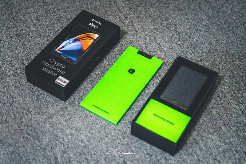 #数字货币 作为半个币圈人，最近收到了Onekey邮寄来的的全线产品