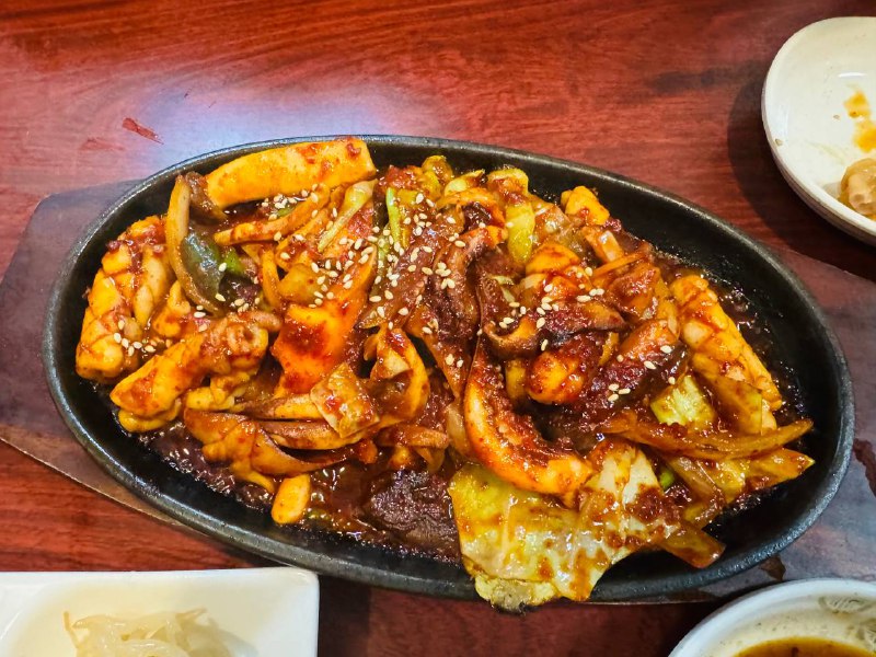 随便找了个韩国馆子就进了这猪蹄真的很好吃结果结账一看猪蹄2300😅随便找了个韩国馆子就进了这猪蹄真的很好吃结果结账一看猪蹄2300😅