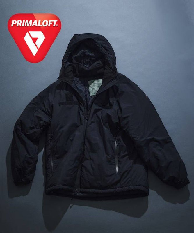 在群友都在购买昂贵的羽绒服的时候我隆重向大家介绍Freak Store这款P棉黑标棉服重量轻、抗水、相当于羽绒550蓬，更重要的是仅需500圆子就可入手（搞活动还送双袜子）🥳真可谓穷人在东京过冬不可多得的一件佳品在群友都在购买昂贵的羽绒服的时候我隆重向大家介绍Freak Store这款P棉黑标棉服重量轻、抗水、相当于羽绒550蓬，更重要的是仅需500圆子就可入手（搞活动还送双袜子）🥳真可谓穷人在东京过冬不可多得的一件佳品