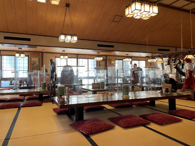 #Food #Life⭐️甲州ほうとう小作(河口湖店)📍山梨県南都留郡富士河口湖町船津1638-1今天为大家介绍的是位于河口湖附近的乡土餐馆小作