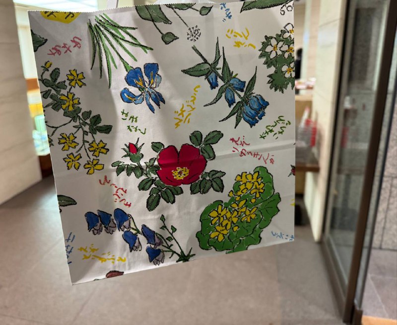 买到带广名物 六花亭了🤣总店装修的像个旅馆