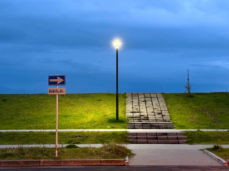 喜欢在日本旅行，绝不是因为什么有超越中国的大好河山，而是因为即便去再小的地方都可以有相对良好的旅行体验