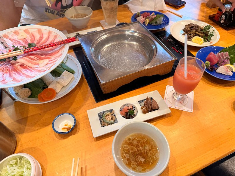 #美食本人在此单方面宣布鹿儿岛黑豚是全世界最好吃的🐷守护全世界最好的黑🐷白水煮都真香啊另外很喜欢他家的广告词，感觉写的很有食欲，放评论区了👇