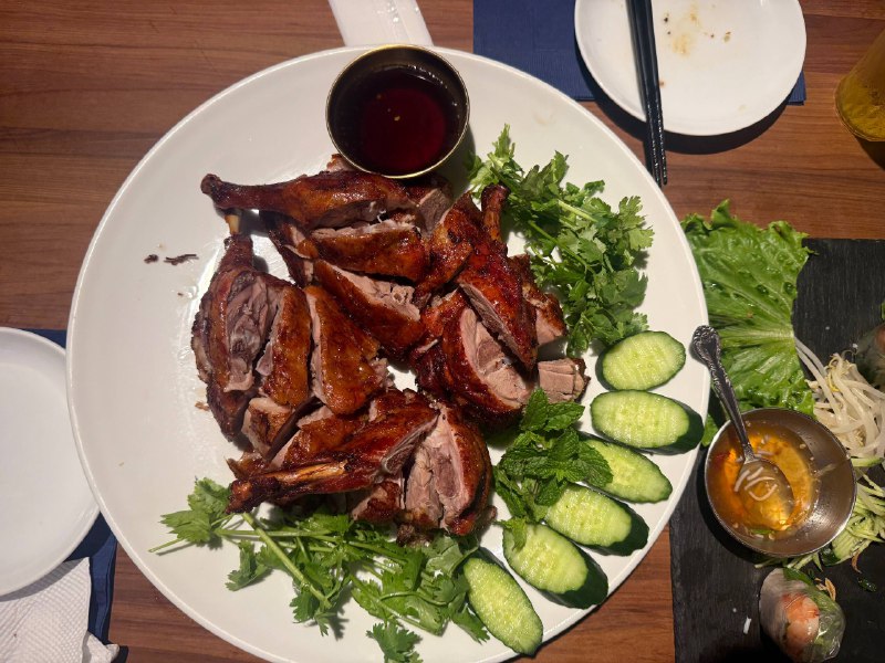 这家越南料理真不错🥹还有烤鸭吃这家越南料理真不错🥹还有烤鸭吃