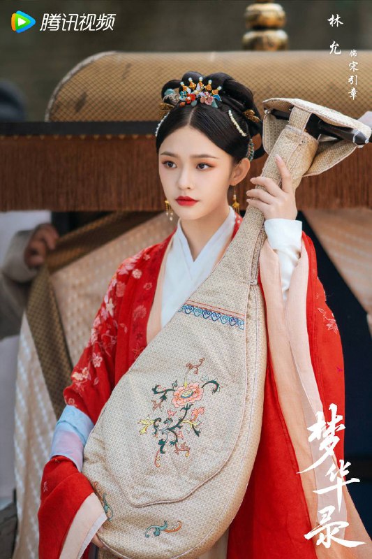 《梦华录》也太好看了！刘亦菲太适合古装剧了！赵盼儿回眸看顾千帆的时候，我仿佛看到了当年的赵灵儿