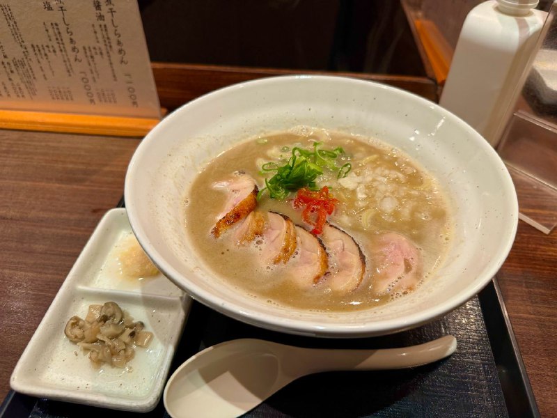 #Food #Life 说起日本美食，大家就会想到寿司、刺身等，但是不能忽视的还有深受大家喜爱的日本拉面