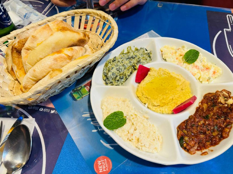 #美食定期和群友聚餐🤣这回是新宿的一家土耳其料理第一次吃土耳其烤肉以外的土耳其菜 还挺好吃的欢迎感兴趣的朋友加群👉🏻 @JapanChats#美食定期和群友聚餐🤣这回是新宿的一家土耳其料理第一次吃土耳其烤肉以外的土耳其菜 还挺好吃的欢迎感兴趣的朋友加群👉🏻 @JapanChats