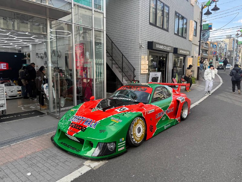 有点帅