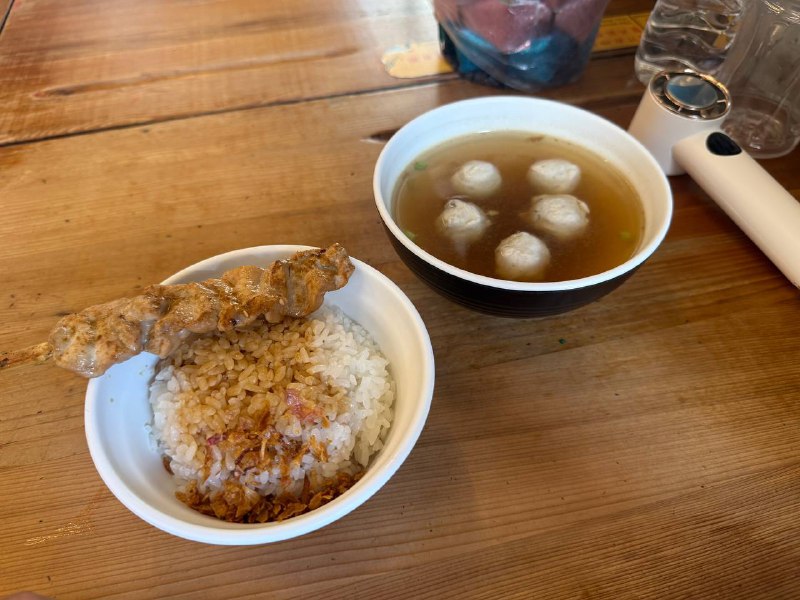 猪油拌饭真香啊鱼丸也是真的好吃😋